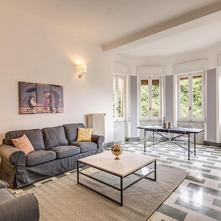Aweshomeitaly - Bay Windows Apartment La Spezia Bagian luar foto