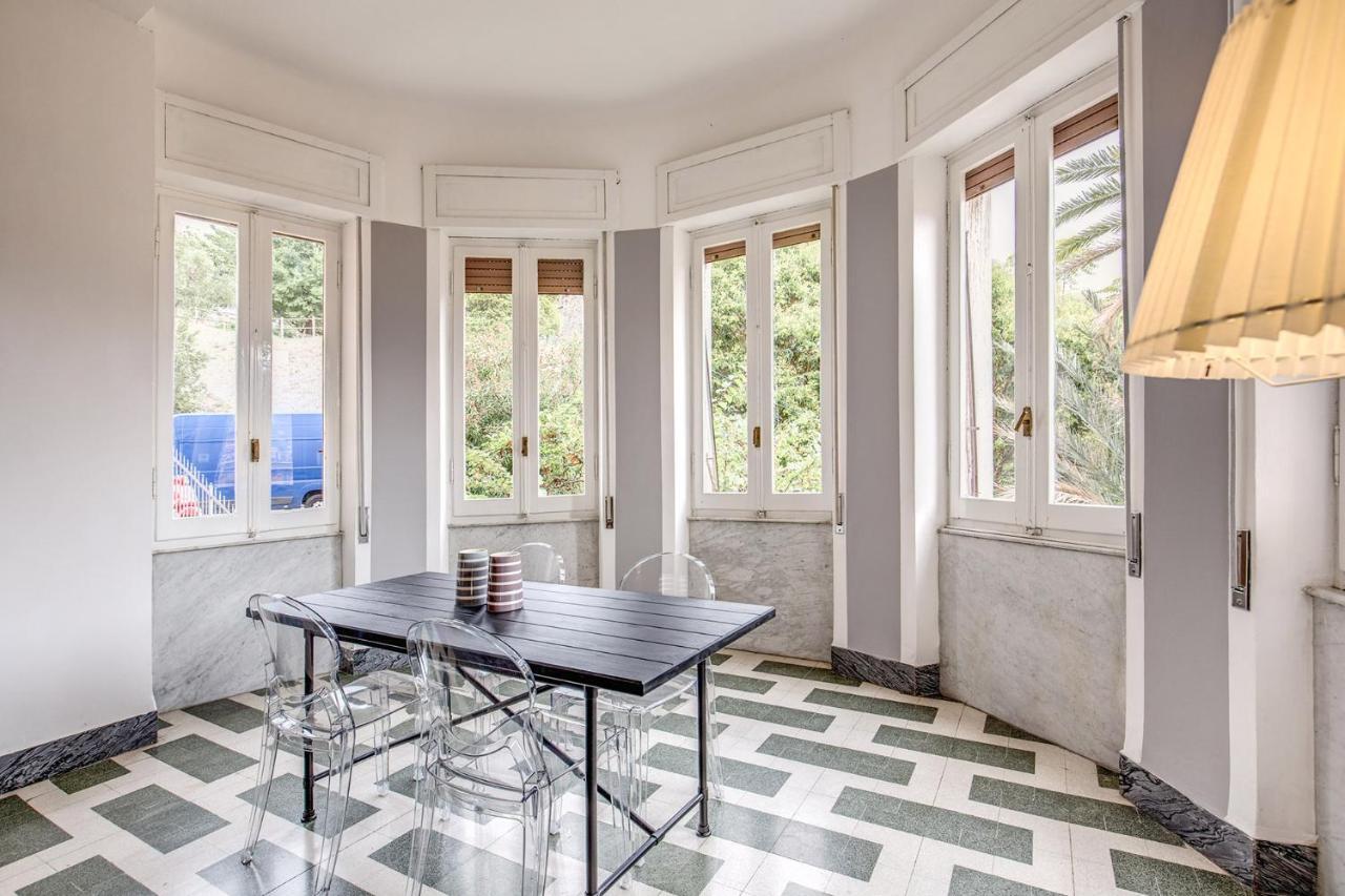 Aweshomeitaly - Bay Windows Apartment La Spezia Bagian luar foto