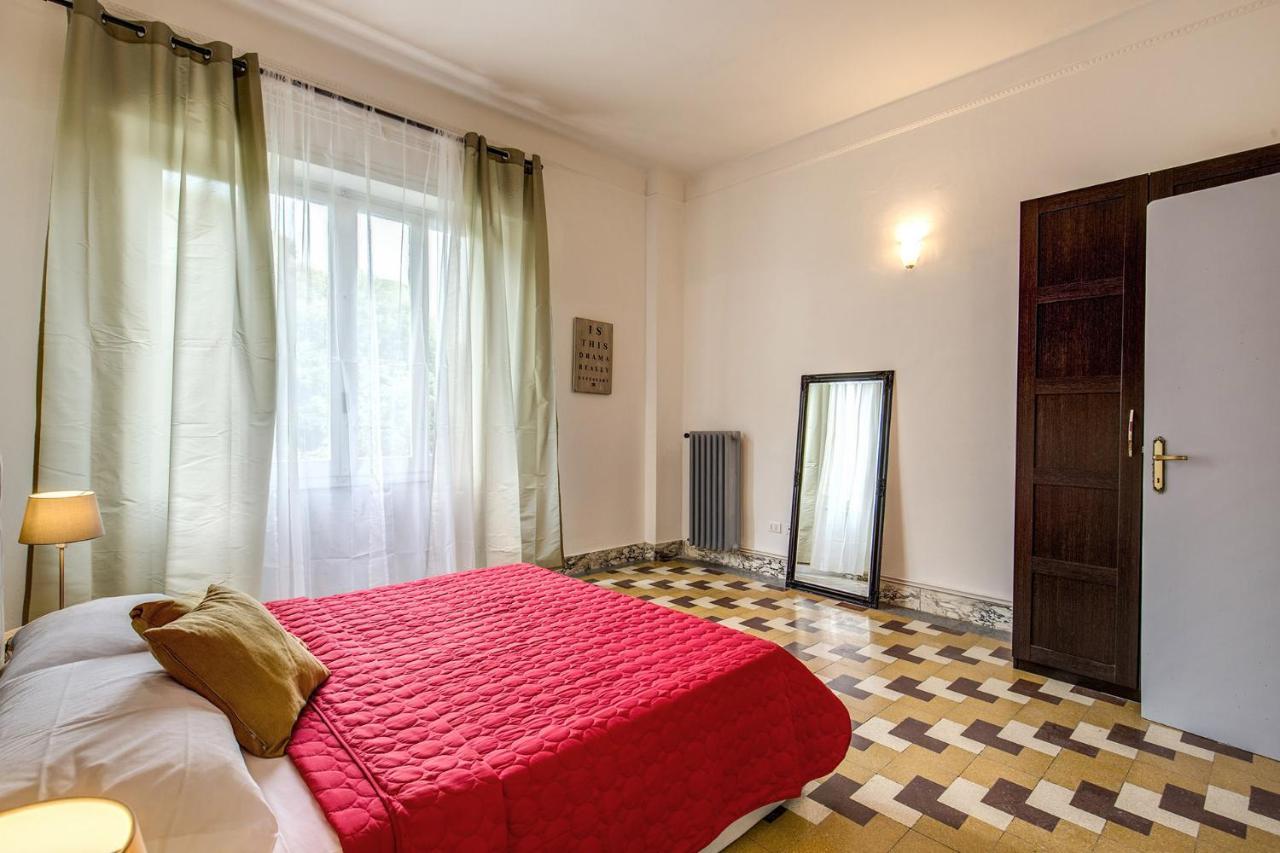 Aweshomeitaly - Bay Windows Apartment La Spezia Bagian luar foto