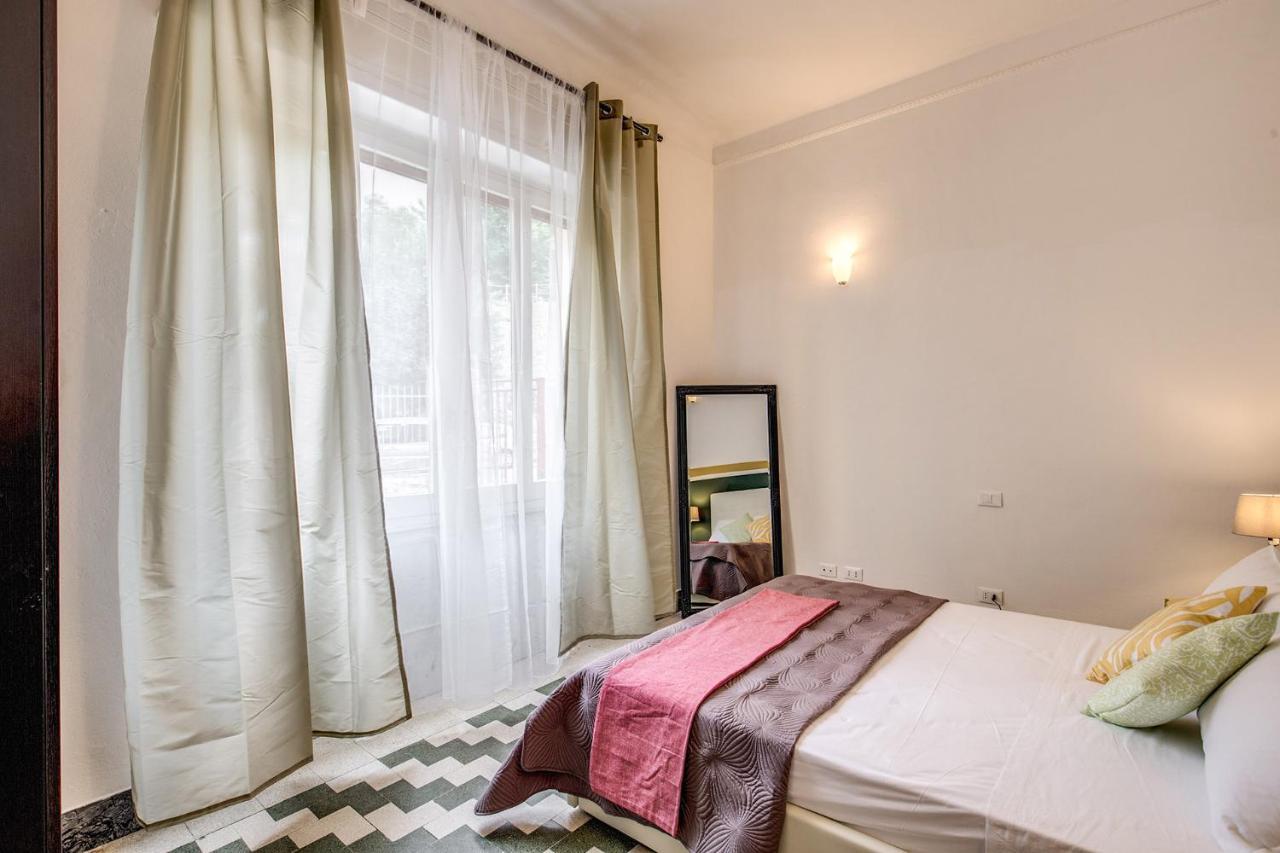 Aweshomeitaly - Bay Windows Apartment La Spezia Bagian luar foto