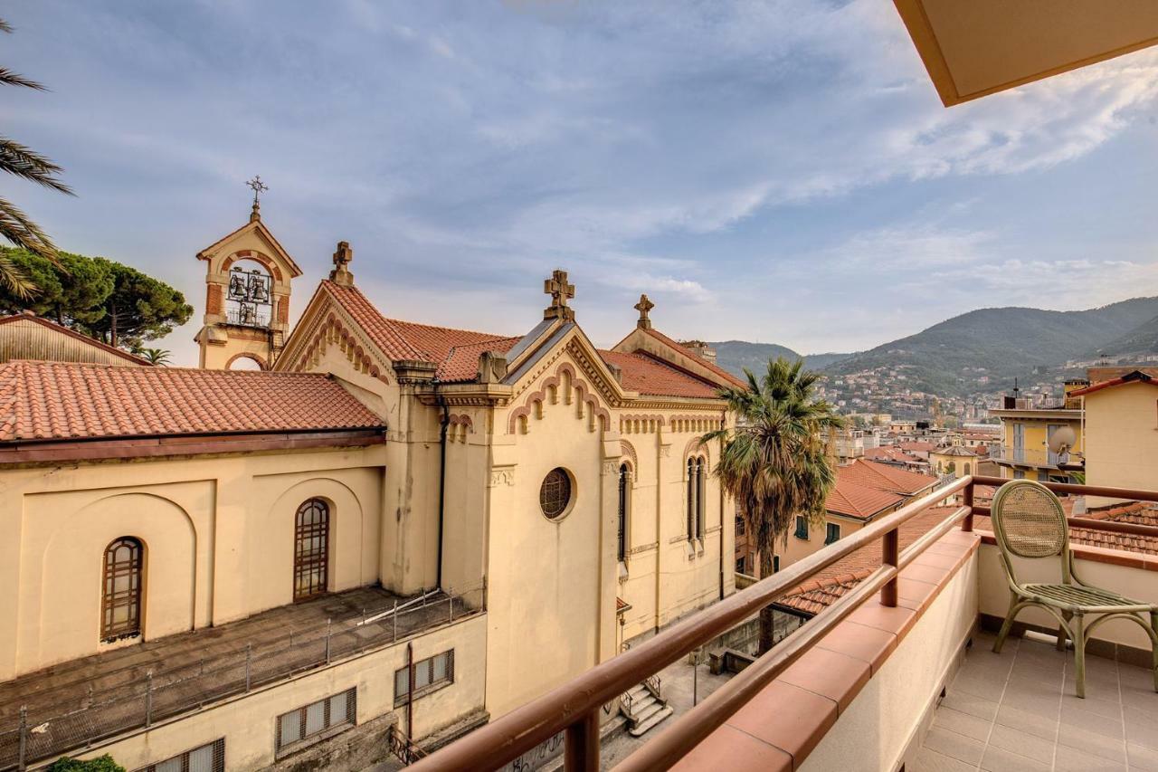 Aweshomeitaly - Bay Windows Apartment La Spezia Bagian luar foto